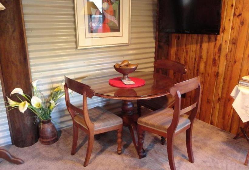 ペンション Devon Long Barn