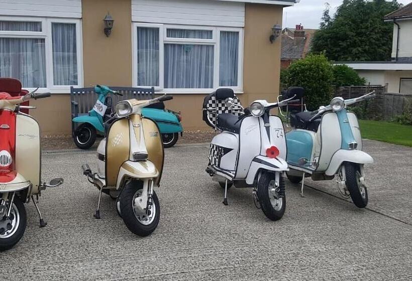 膳宿费 The Bell Lodge