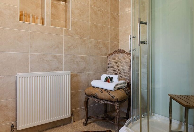 膳宿费 The Bell Lodge