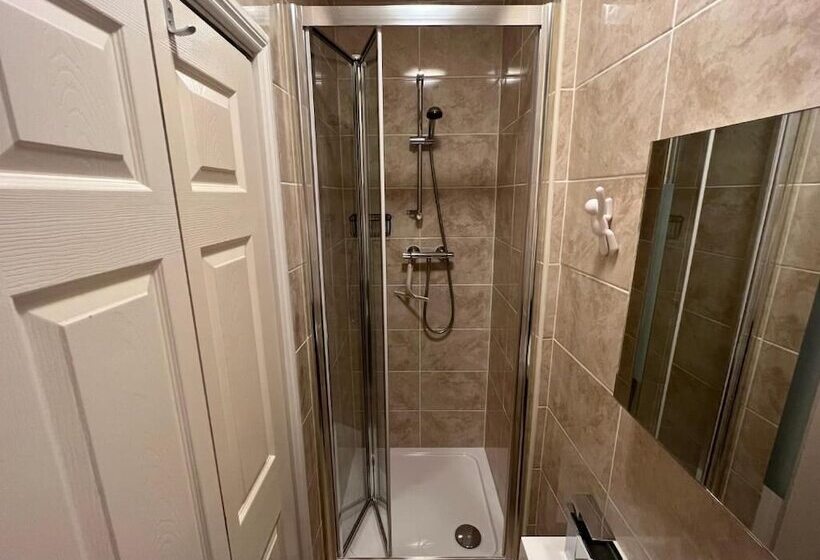 膳宿费 The Bell Lodge