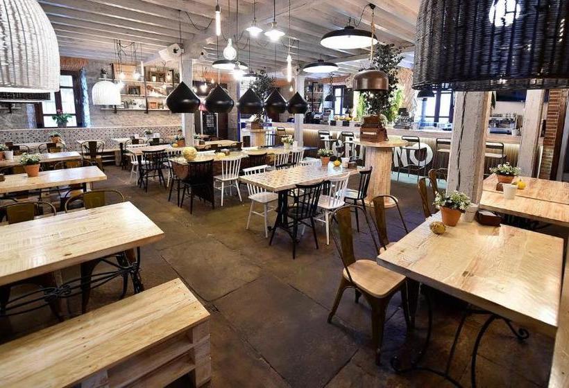 הוסטל Posada Término