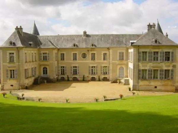 ベッドアンドブレックファースト Château De Beaujeu