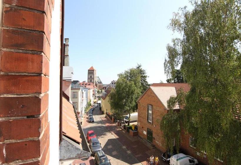 Blue Doors Hostel Altstadt