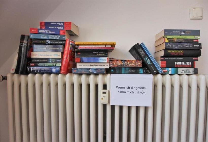 Blue Doors Hostel Altstadt