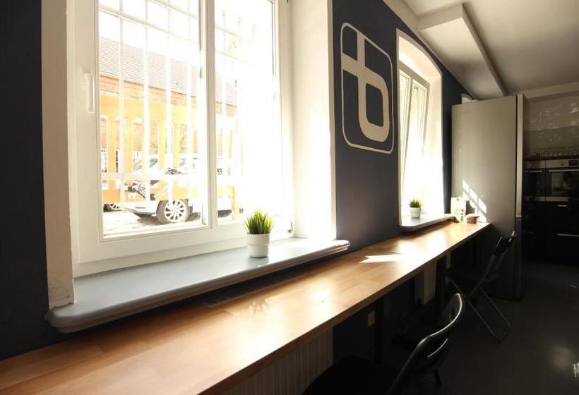 Blue Doors Hostel Altstadt