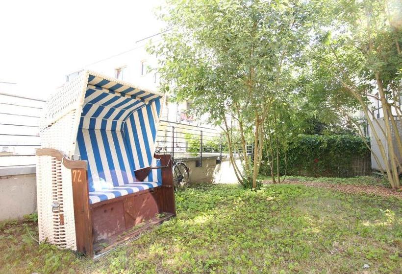 Blue Doors Hostel Altstadt