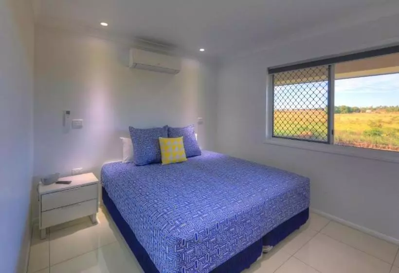 Heritage Lodge Motel