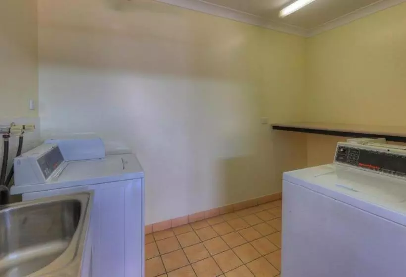 Heritage Lodge Motel