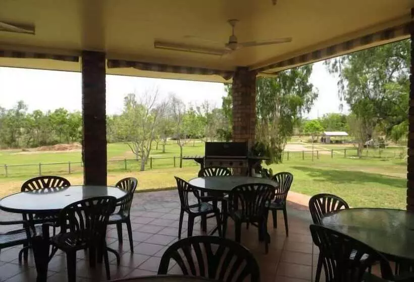 Heritage Lodge Motel