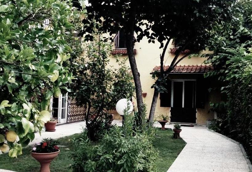 هتل Bed&breakfast Villa Lorena