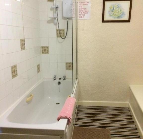 בית מלון כפרי The Crown