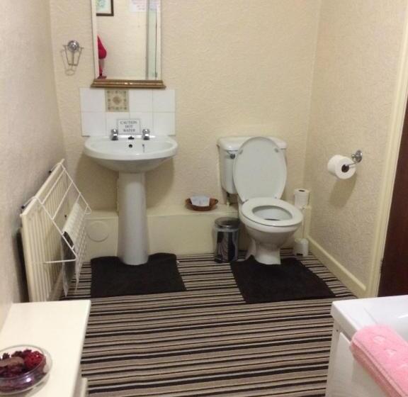 בית מלון כפרי The Crown