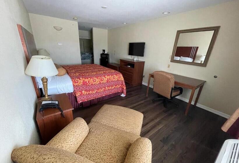 فندق على الطريق Riviera Inn And Suites