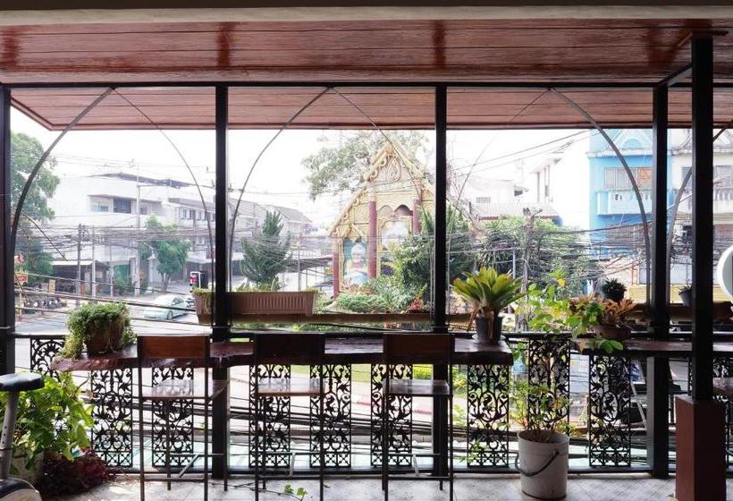 Oyo 718 Grace Hostel