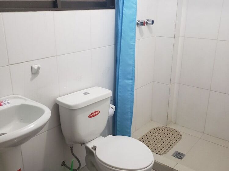 هاستل Hostal Salas