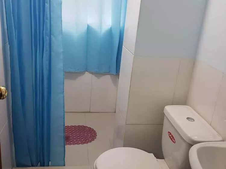 ユースホステル Hostal Salas