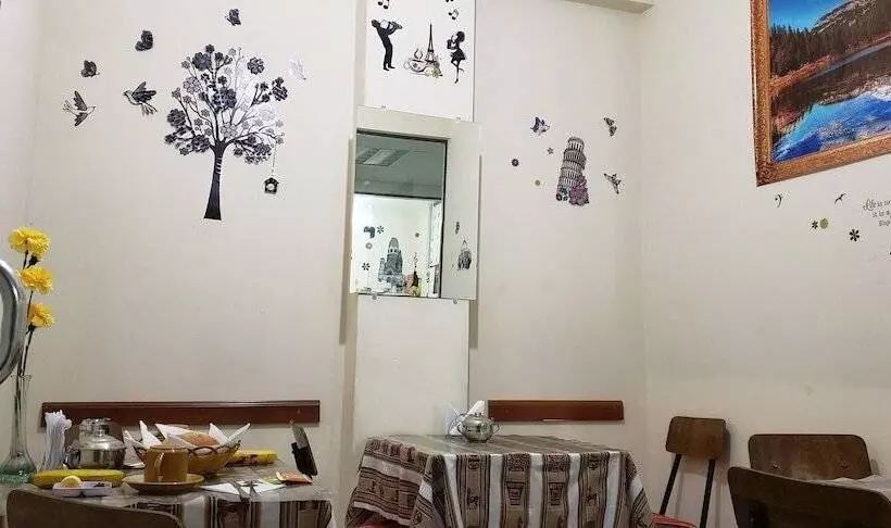 ユースホステル Hostal Salas