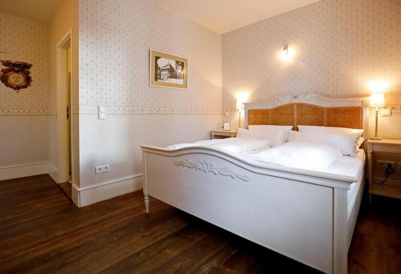 הוסטל Weinreich, Gästezimmer & Weinstube