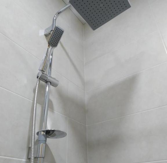 تختخواب و صبحانه Petit Dilijan