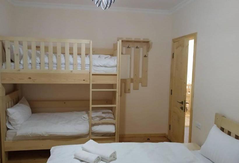 تختخواب و صبحانه Petit Dilijan