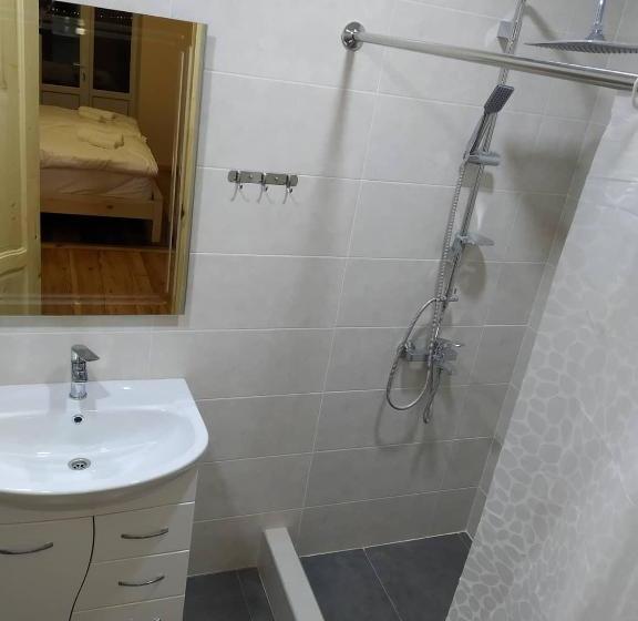 تختخواب و صبحانه Petit Dilijan