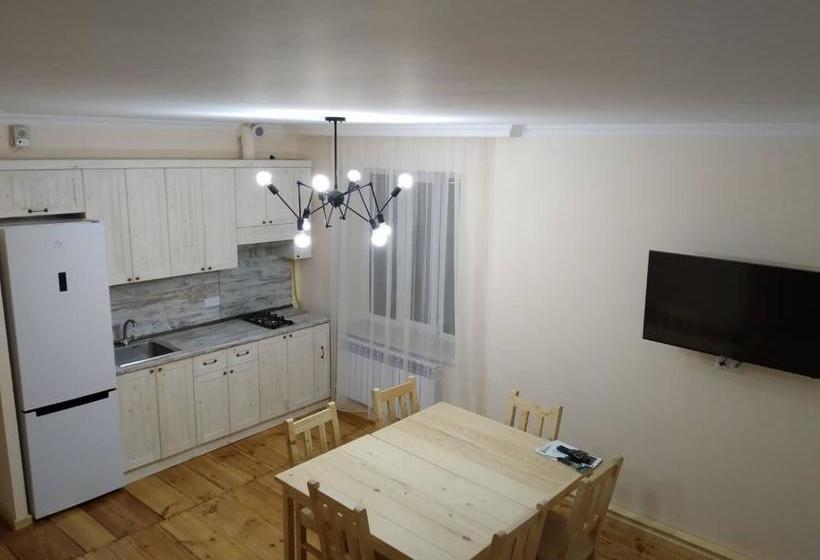 تختخواب و صبحانه Petit Dilijan