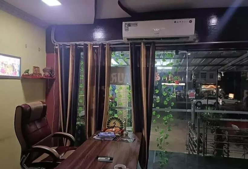 Hotelli Kanak Palace