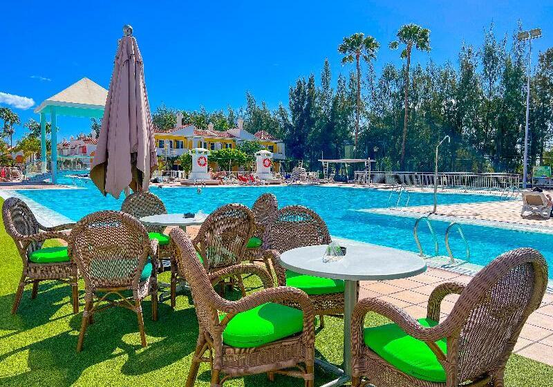 Bungalows Cordial Green Golf