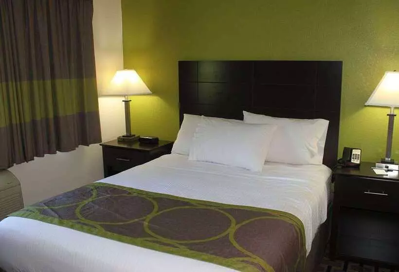 هتل Americinn By Wyndham West Burlington