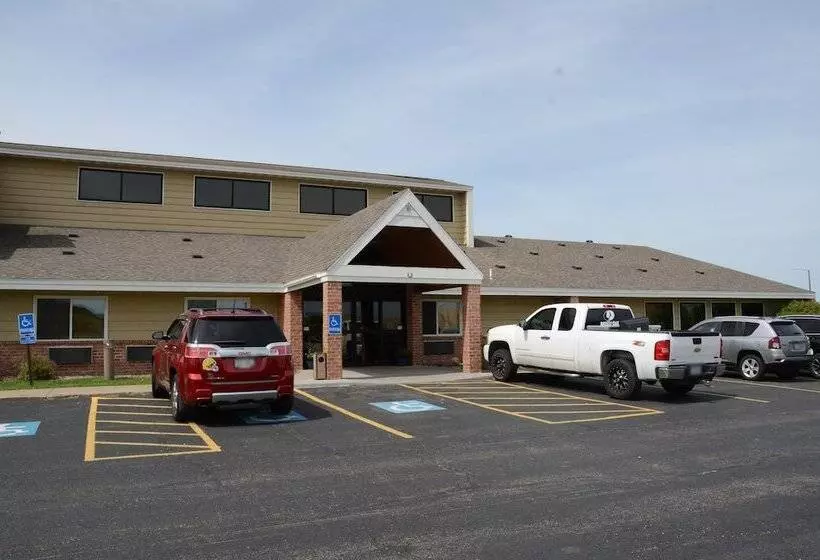 هتل Americinn By Wyndham West Burlington