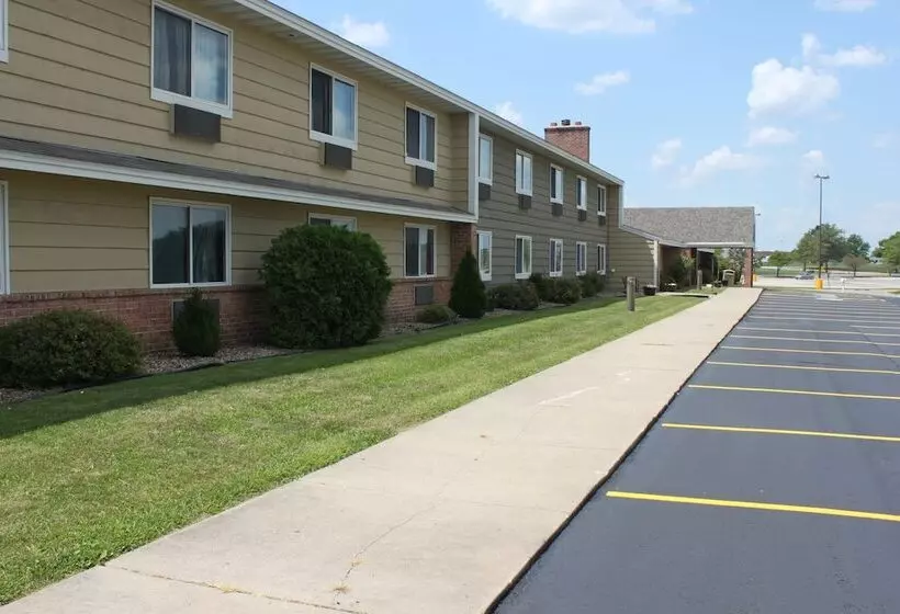 هتل Americinn By Wyndham West Burlington