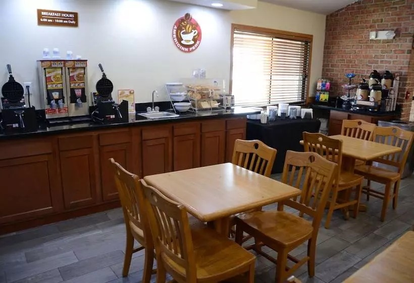 هتل Americinn By Wyndham West Burlington