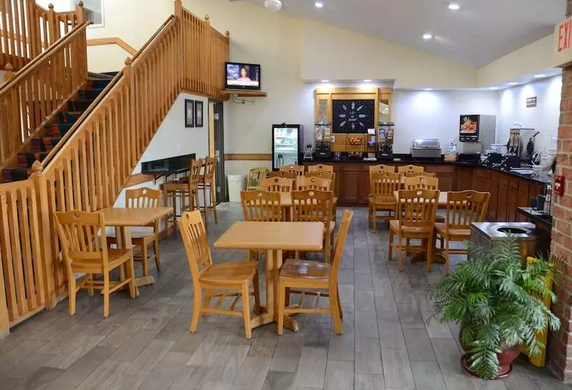 هتل Americinn By Wyndham West Burlington