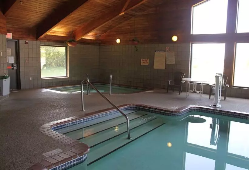 هتل Americinn By Wyndham West Burlington