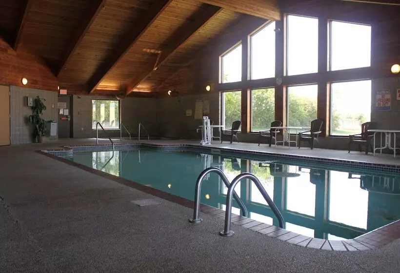 هتل Americinn By Wyndham West Burlington