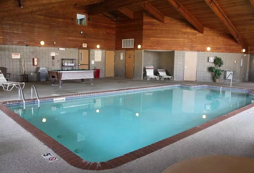 هتل Americinn By Wyndham West Burlington