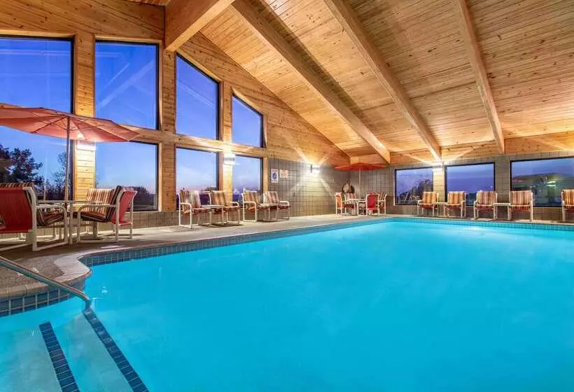 בית מלון כפרי Americinn By Wyndham West Salem