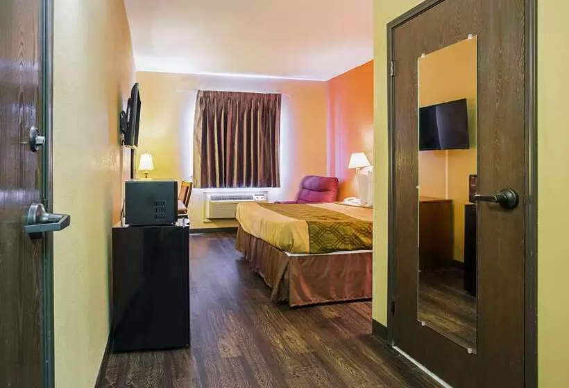 فندق Econo Lodge Inn & Suites