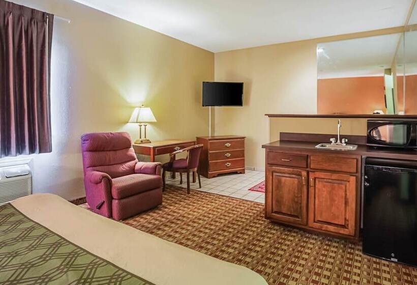 בית מלון כפרי Econo Lodge Inn & Suites