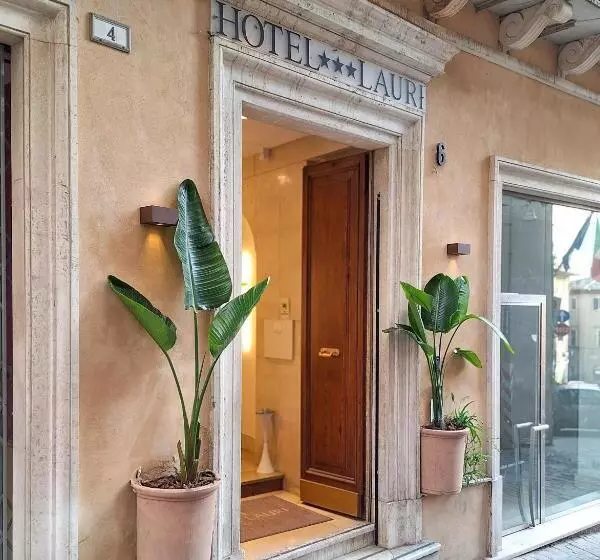 هتل Lauri