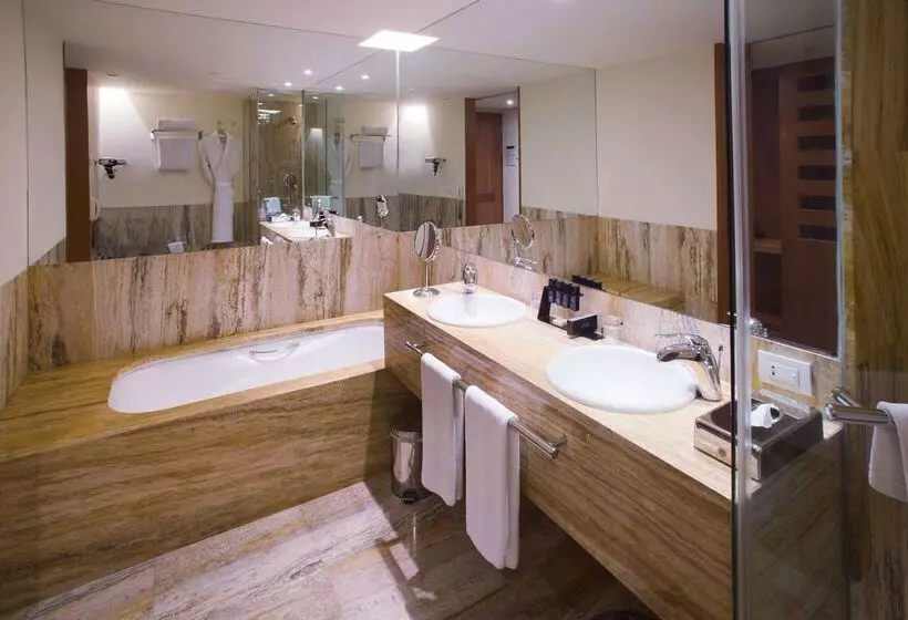 酒店 Meliá Bilbao