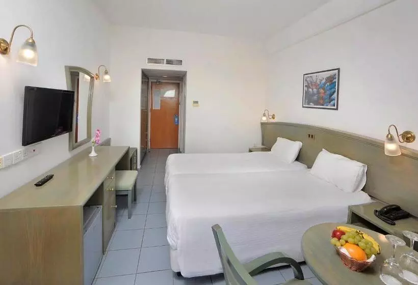 Nissiana Hotel & Bungalows