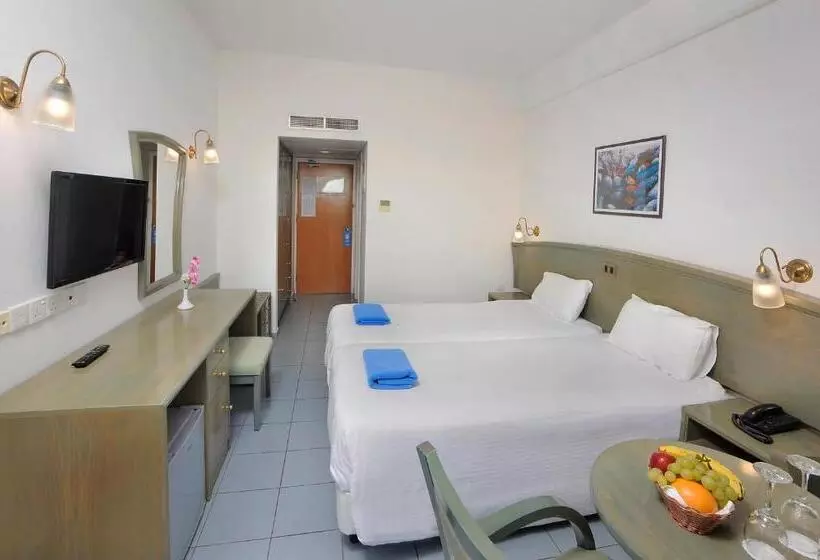 Nissiana Hotel & Bungalows