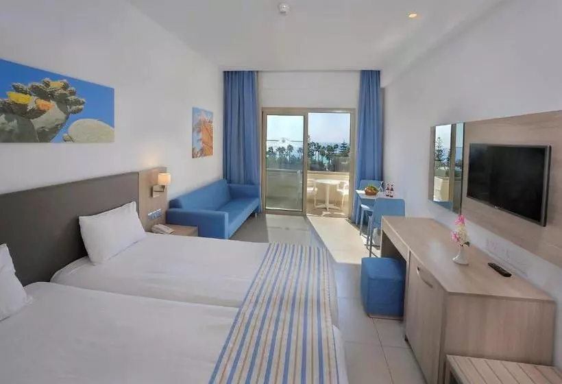 Nissiana Hotel & Bungalows