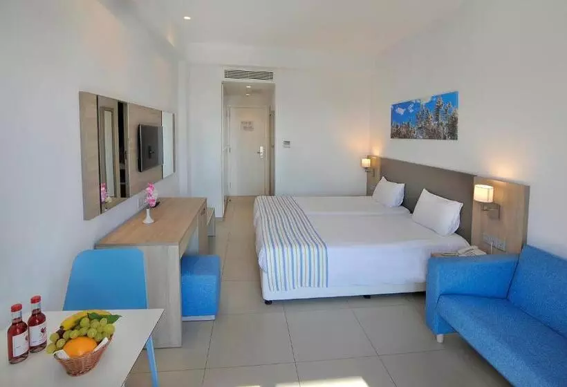 Nissiana Hotel & Bungalows