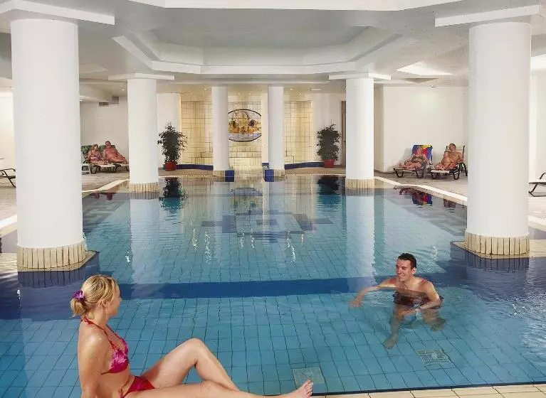 Nissiana Hotel & Bungalows