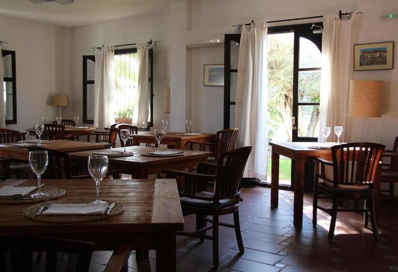 فندق ريفى Cerro De Hijar