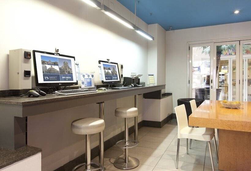 هتل Sagrada Familia