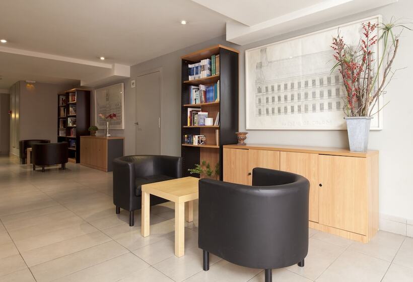 هتل Sagrada Familia