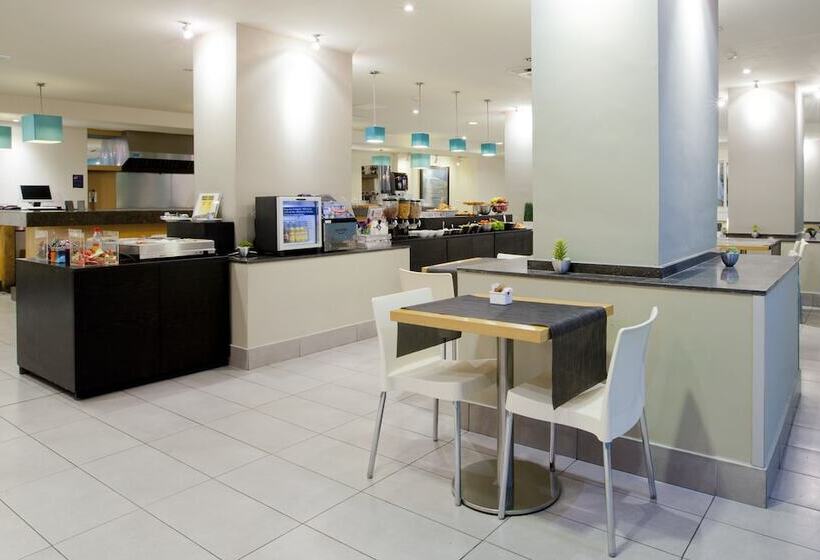 هتل Sagrada Familia